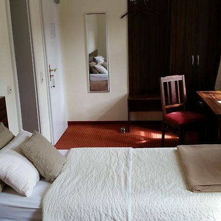 Linde Restaurant & Hotel Nussloch ภายนอก รูปภาพ