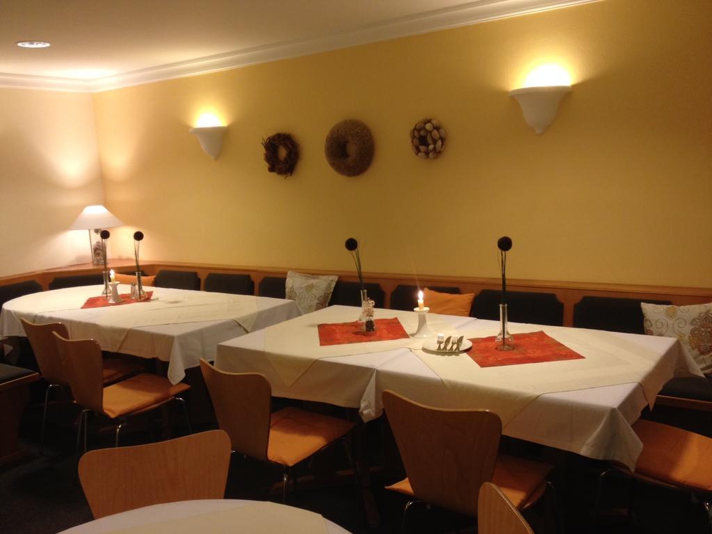 Linde Restaurant & Hotel Nussloch ภายนอก รูปภาพ