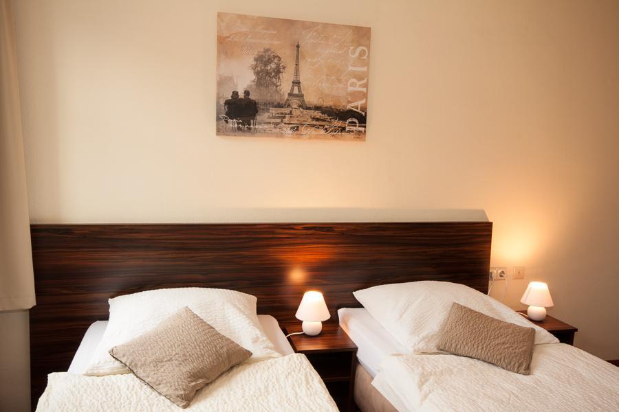 Linde Restaurant & Hotel Nussloch ภายนอก รูปภาพ
