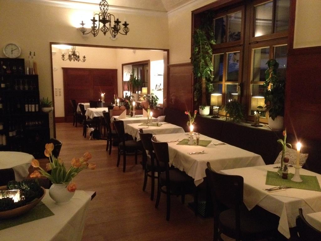 Linde Restaurant & Hotel Nussloch ภายนอก รูปภาพ