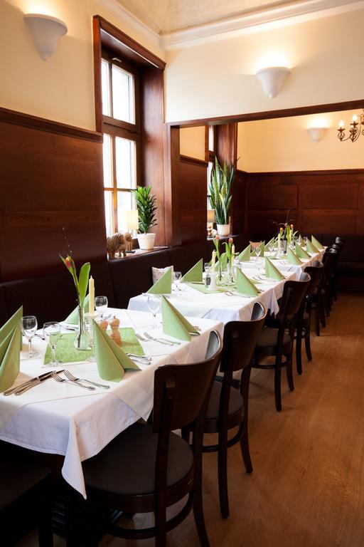 Linde Restaurant & Hotel Nussloch ภายนอก รูปภาพ